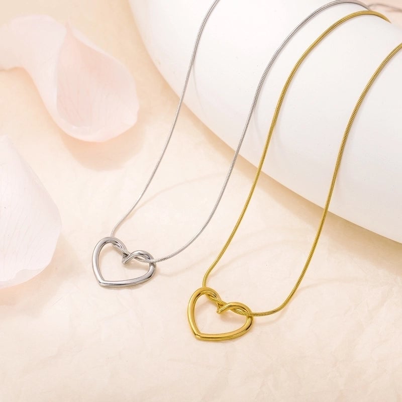 Minimalist Heart Shape Titanium Steel Pendant Necklace