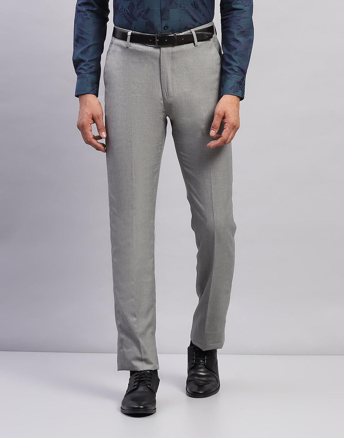 Men Grey Solid Smart Fit Trouser