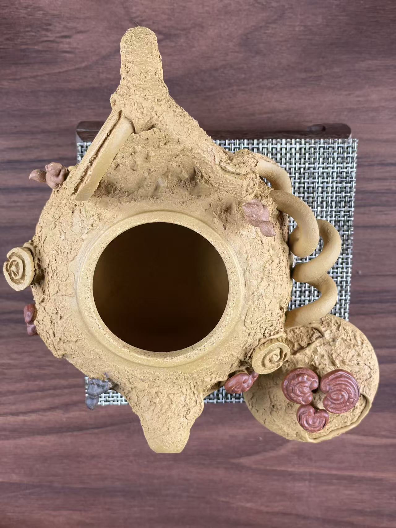 Yixing purple clay teapot with handle