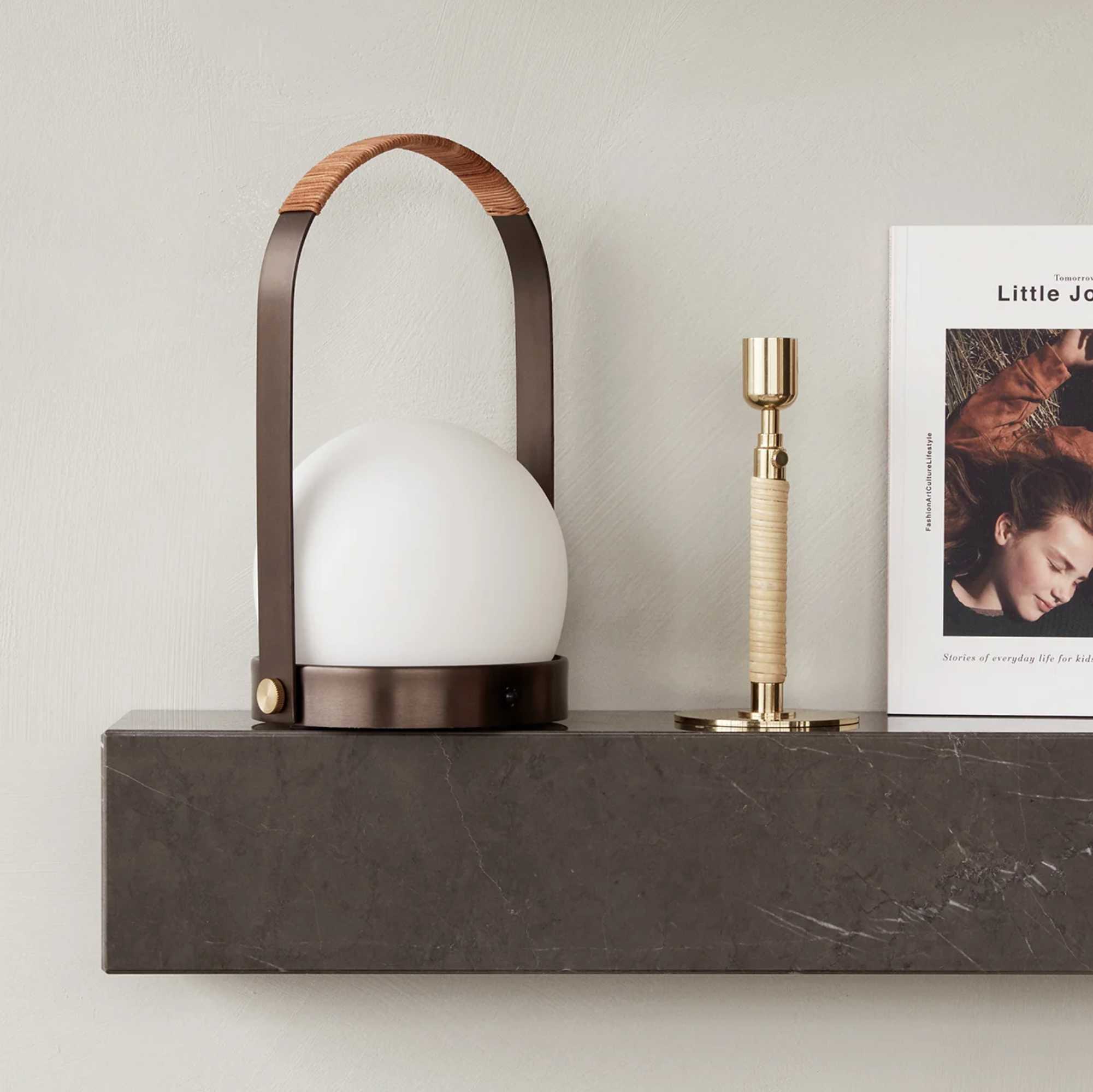 Carrie rechargeable lamp. Brozed brass/Leather