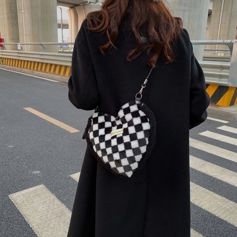 Women's Small Plush Zebra Flower Checkered Streetwear Heart-shaped Magnetic Buckle Underarm Bag