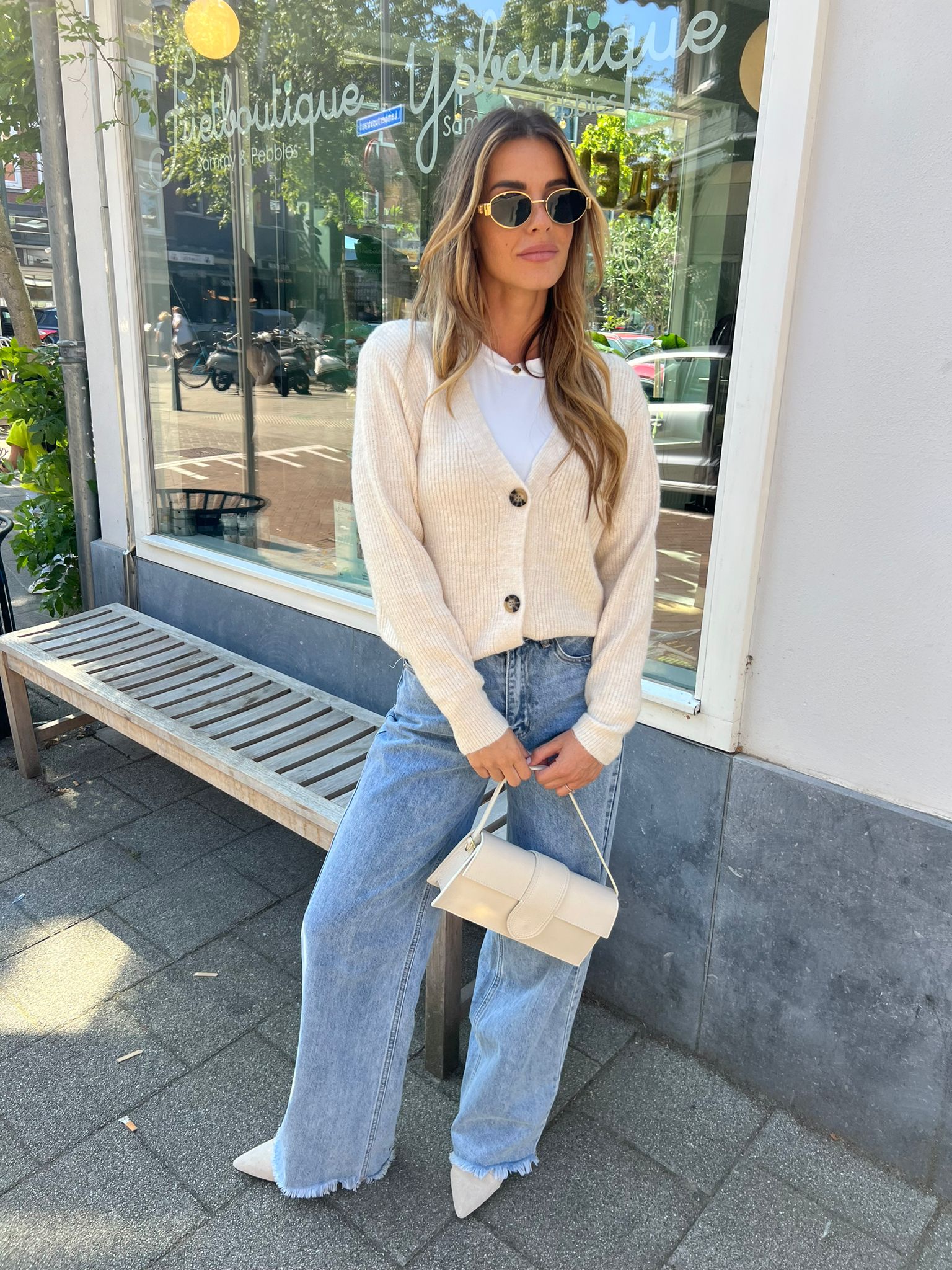 Basic Anna vest knoop beige