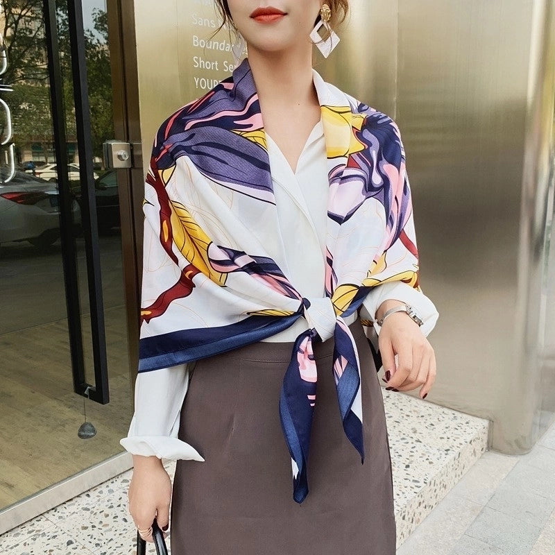 Women's Elegant Minimalist Plant Polyester Silk Scarf
