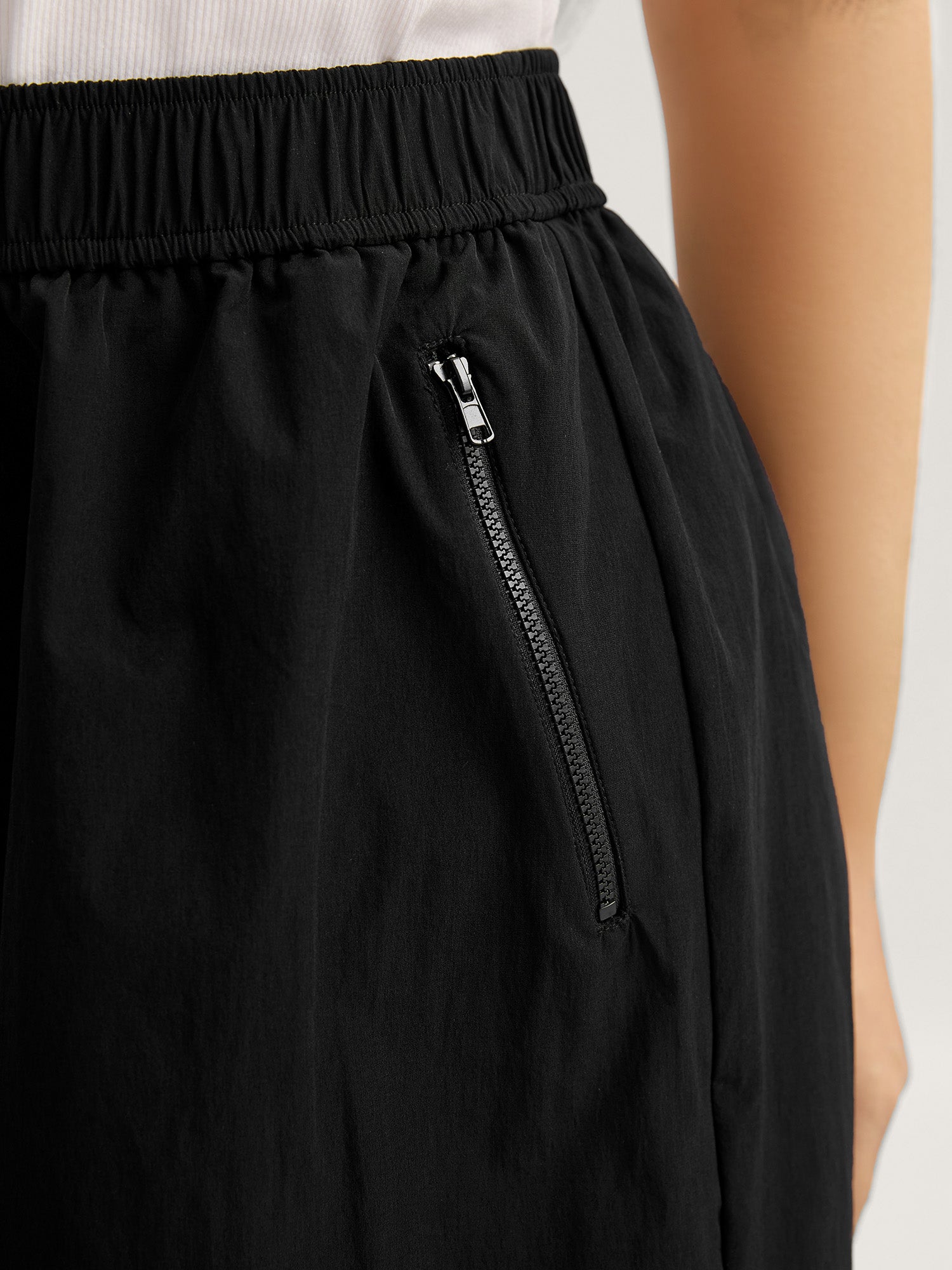 Solid Zipper Pockets Wide-Leg Shorts