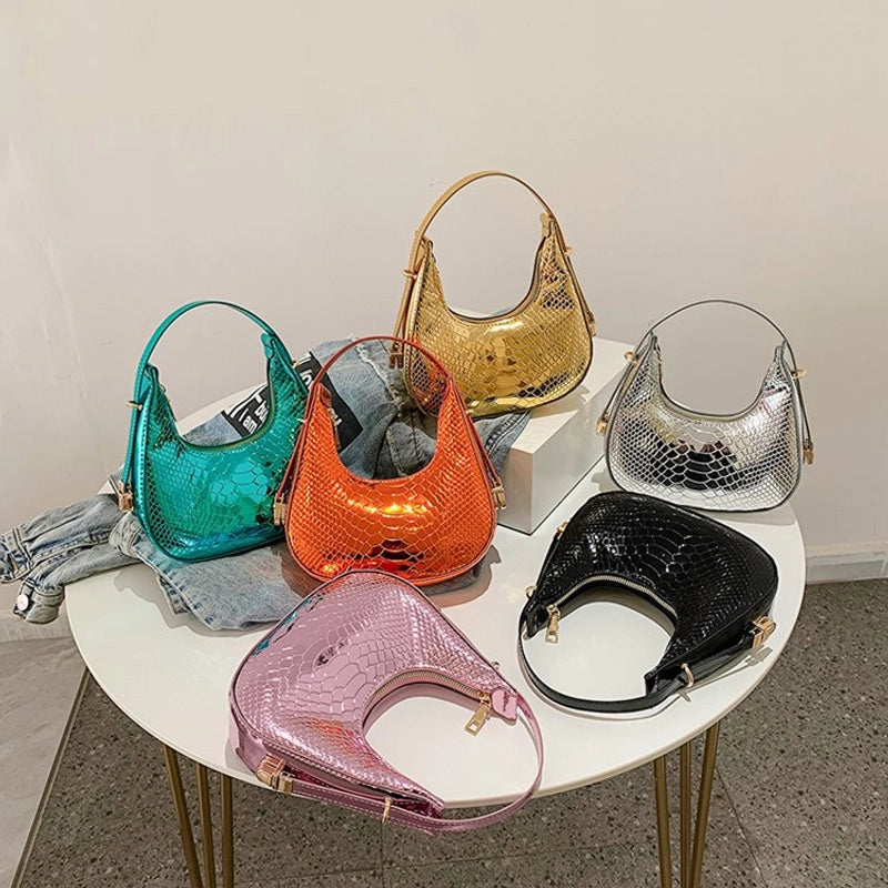 Women's Small Pu Leather Snakeskin Classic Style Streetwear Sewing Thread Pillow Shape Zipper Underarm Bag
