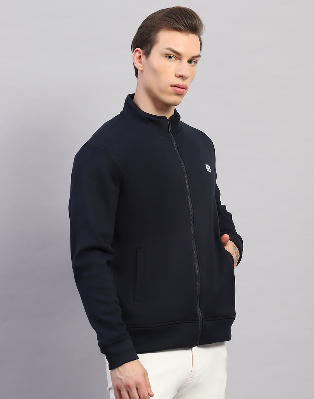 Men Navy Blue Solid Round Neck Full Sleeve Sweatshirt