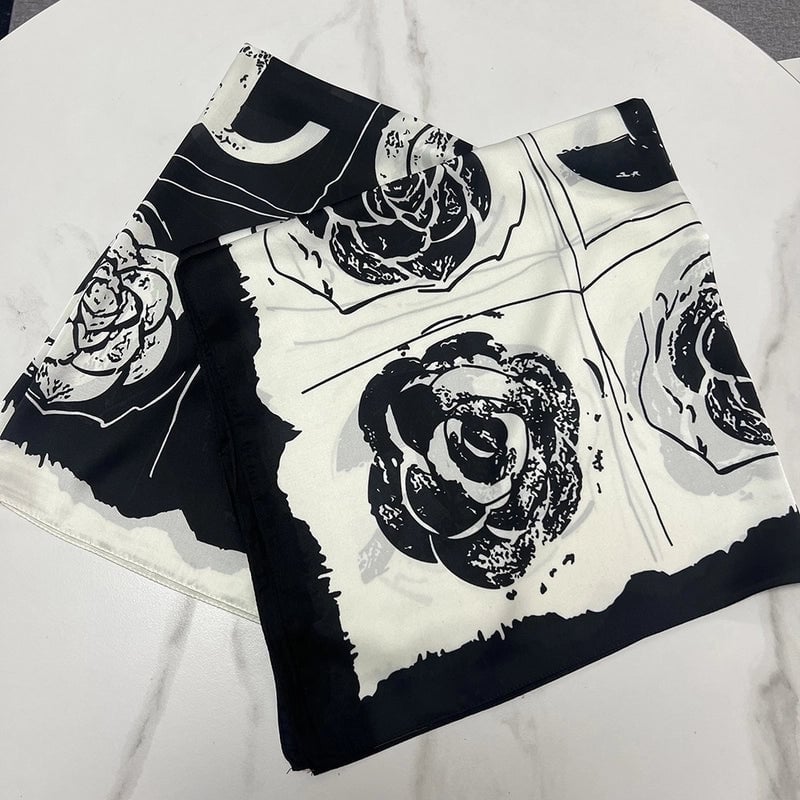Women's Ig Style Minimalist Flower Satin Printing Silk Scarf