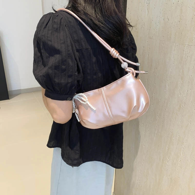 Women's Pu Leather Solid Color Streetwear Pillow Shape Zipper Crossbody Bag