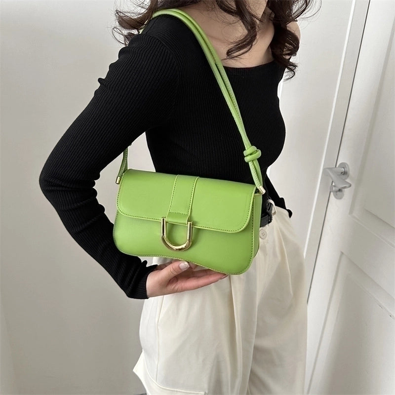 Women's Small Pu Leather Solid Color Streetwear Square Magnetic Buckle Shoulder Bag