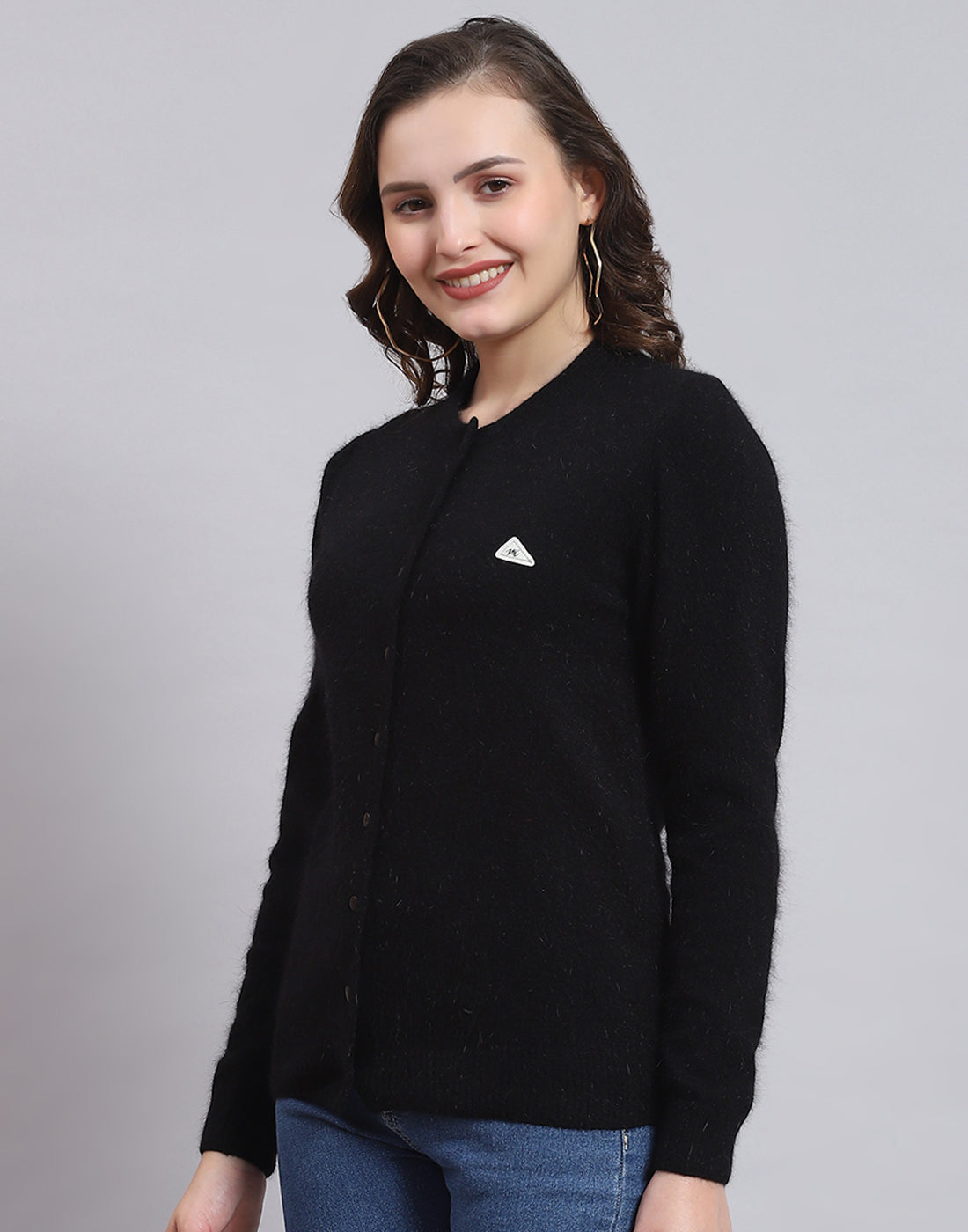 Women Black Solid Round Neck Full Sleeve Sweater