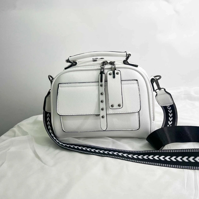 Women's Medium Pu Leather Solid Color Classic Style Square Zipper Saddle Bag