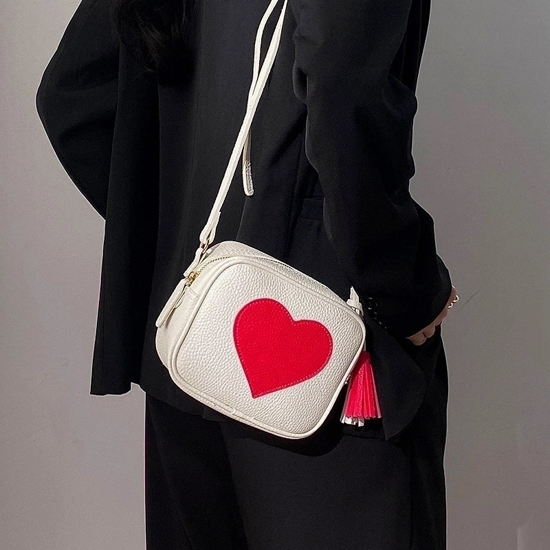 Women's Small Pu Leather Heart Shape Solid Color Streetwear Square Zipper Crossbody Bag