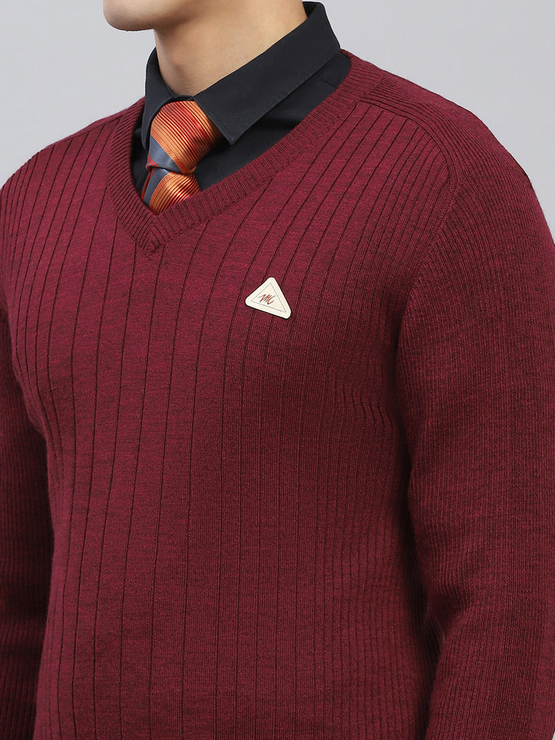 Men Maroon Solid V Neck Full Sleeve Pullover