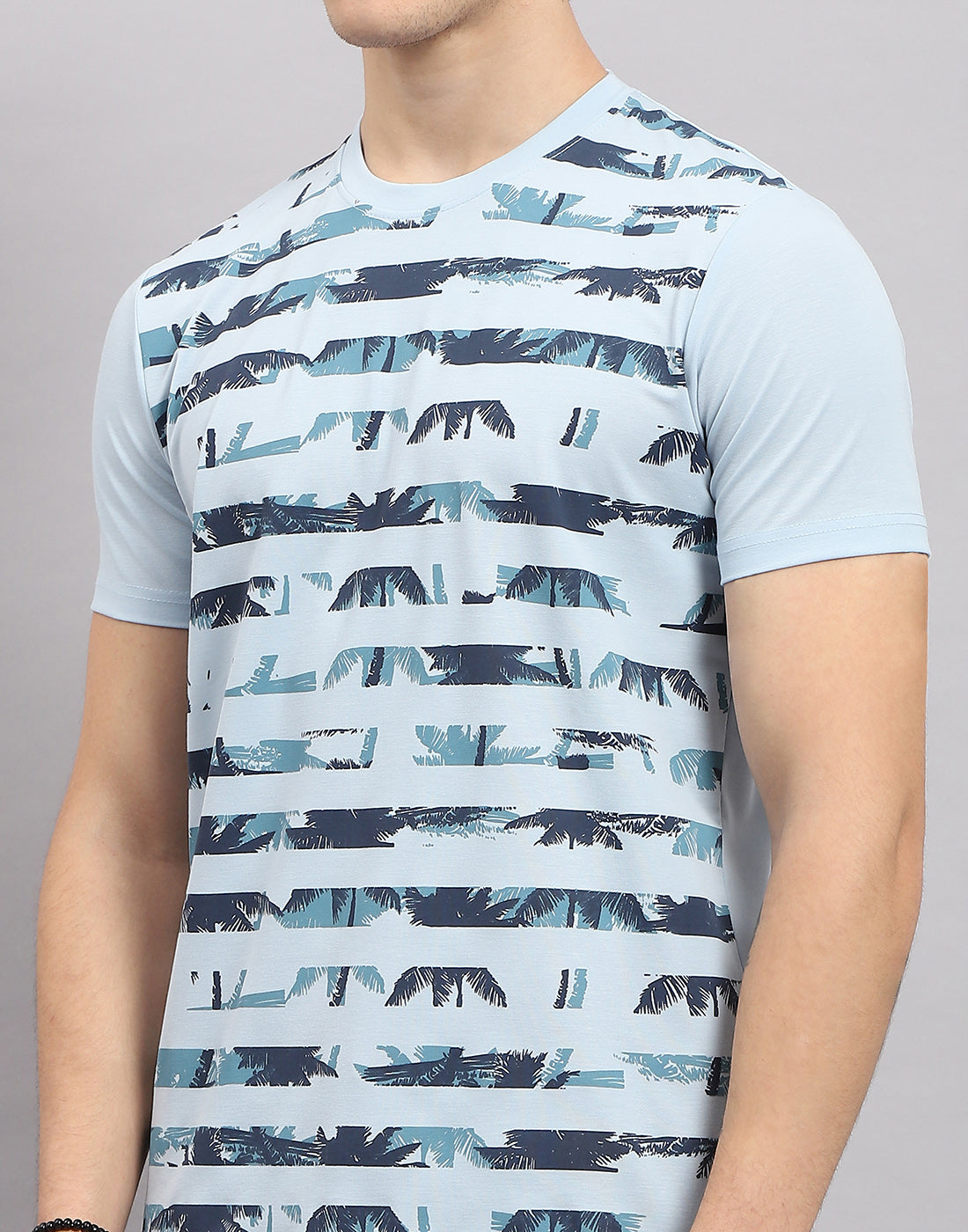 Men Sky Blue Stripe Round Neck Half Sleeve T-Shirt