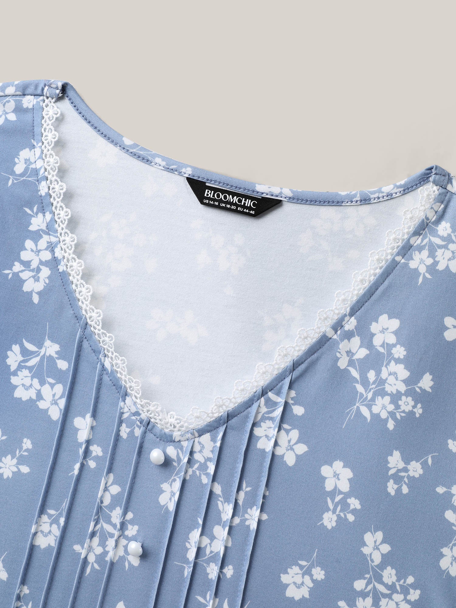 Stretchy Floral Pin Tuck Lace Top
