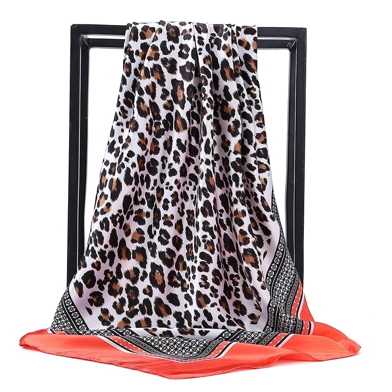 Women's Elegant Retro Color Block Leopard Polyester Printing Silk Scarf