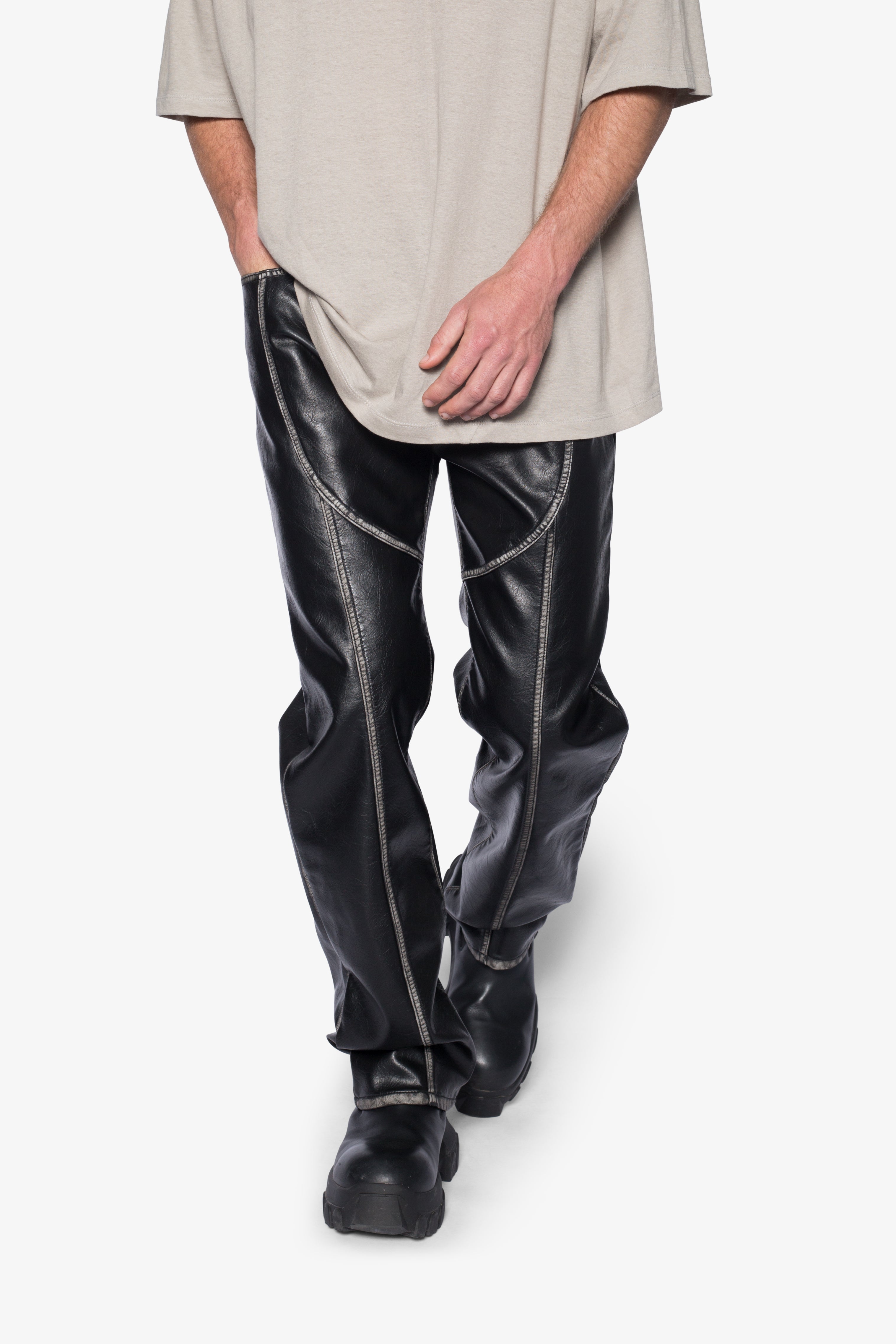 V687 Baggy Antique West Pants - Black