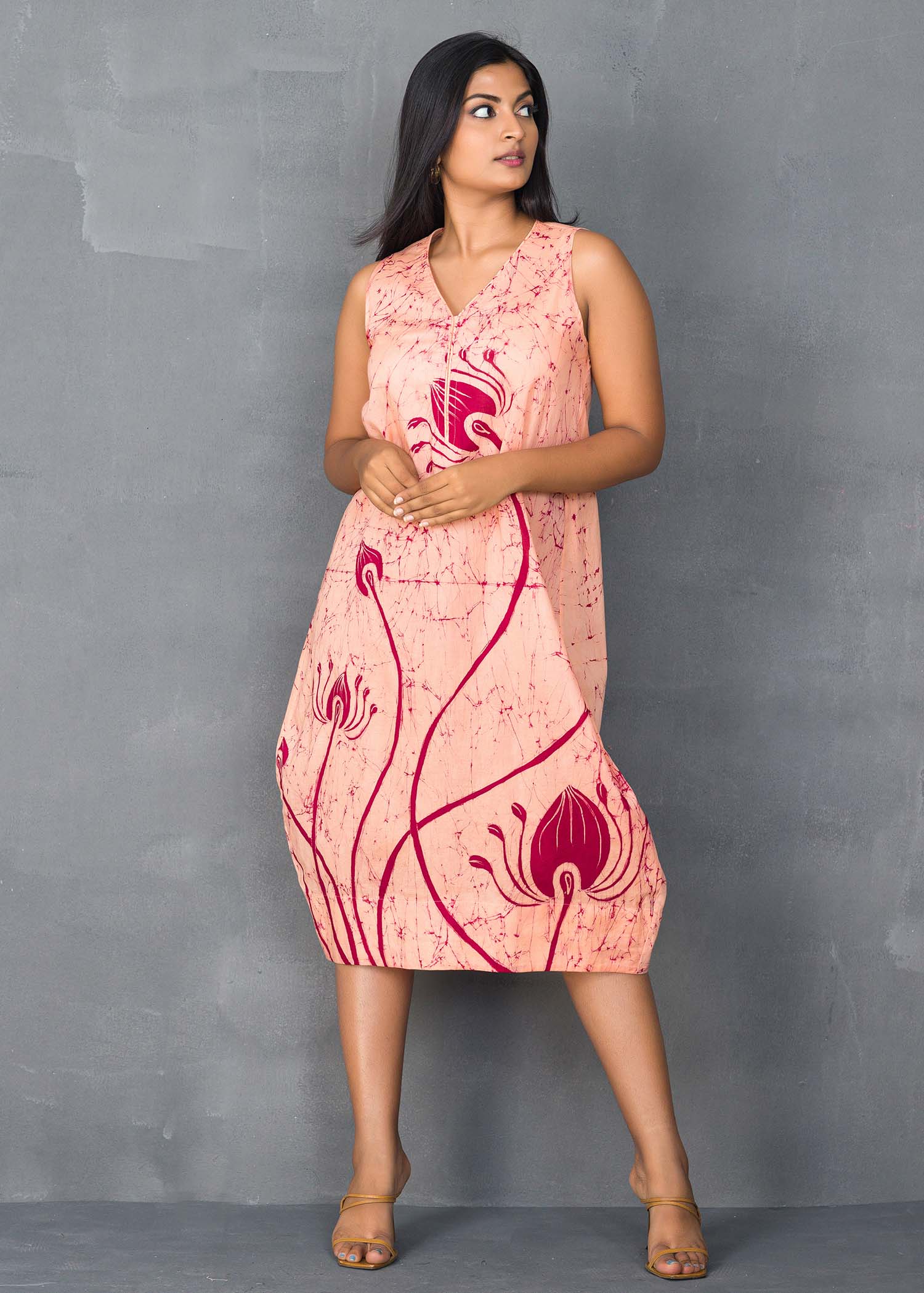 V-neck floral detailed dress