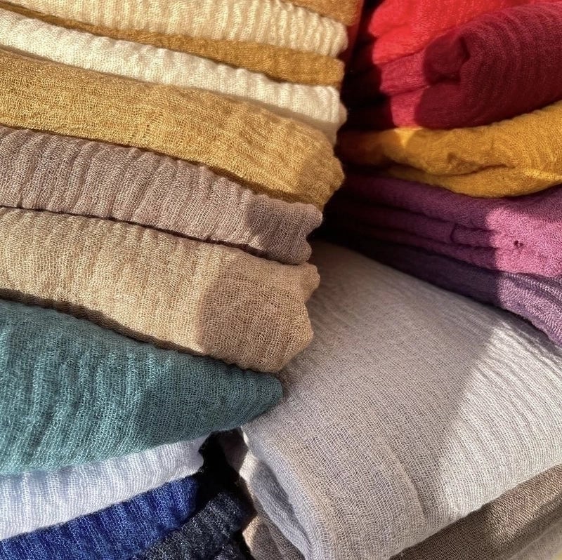 Women's Minimalist Solid Color Satin Printing Shawls