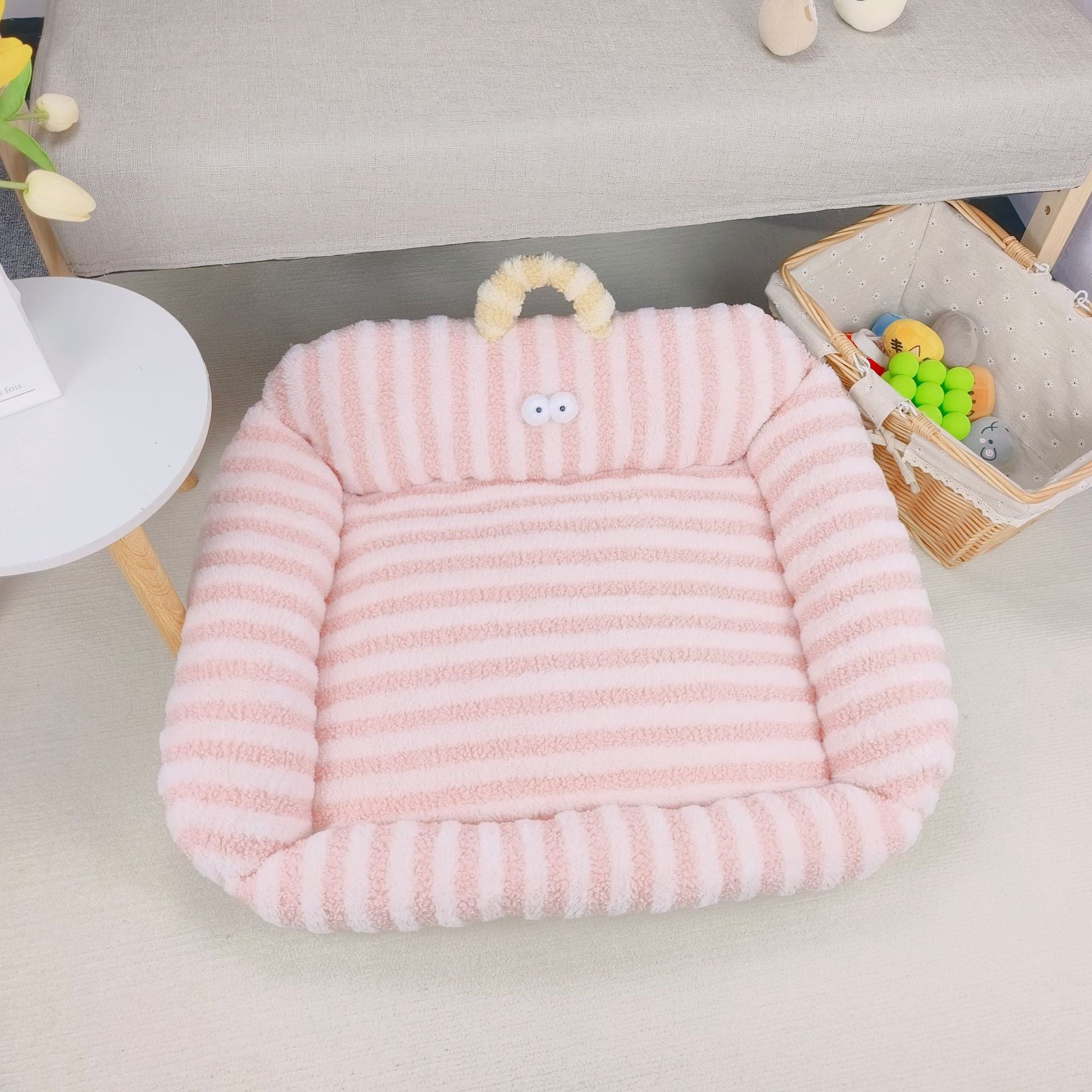 Big Eye Striped Dog Cat Bed