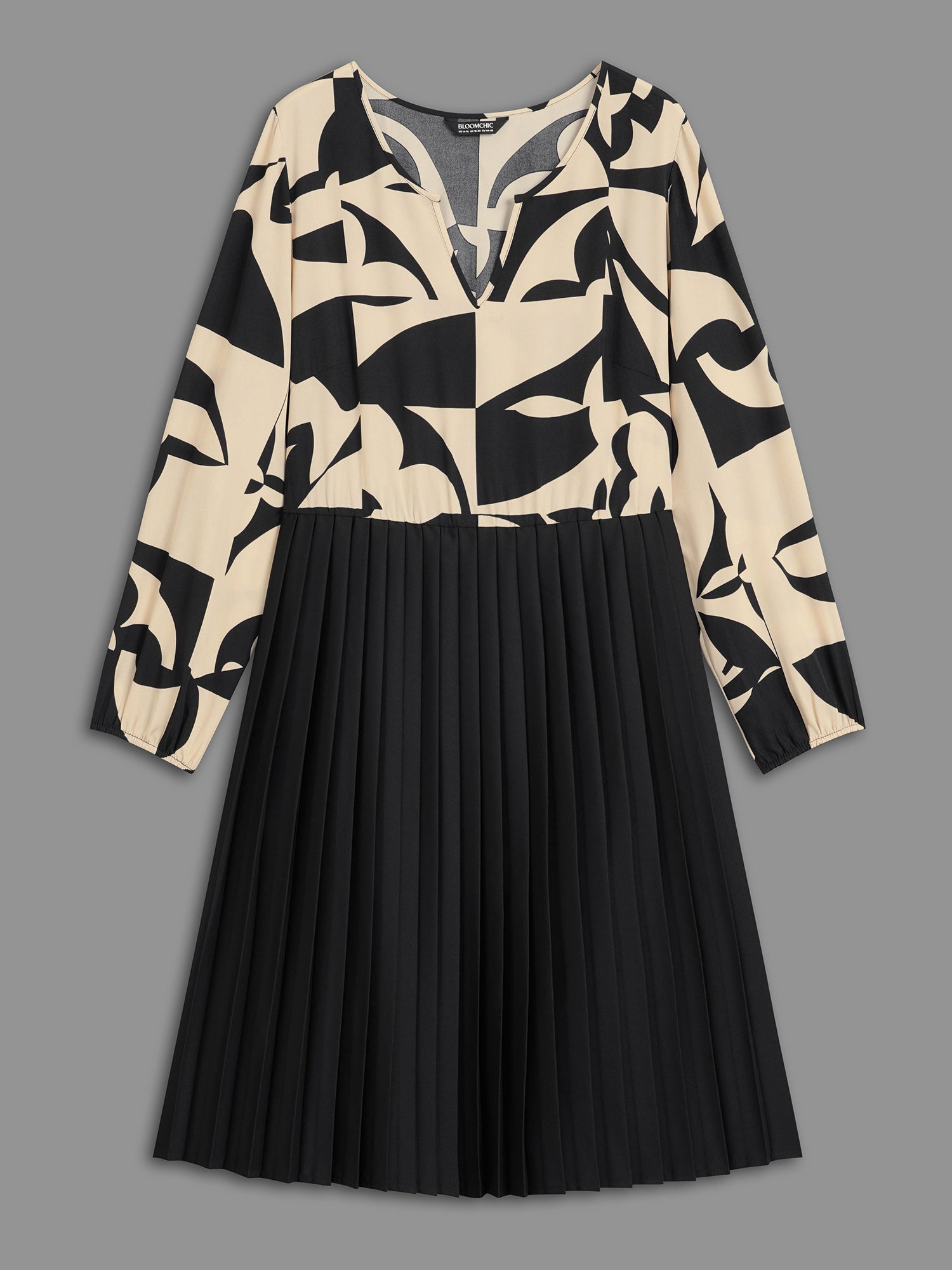 Notched Geometric Print Pleated Dress