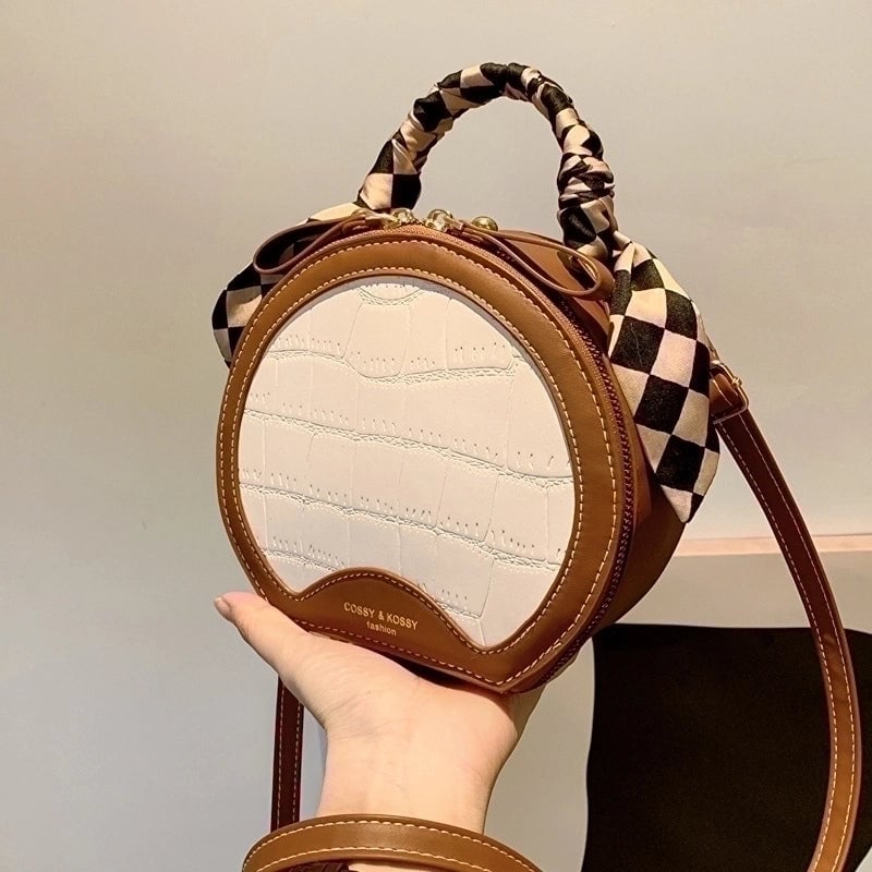 Women's Small Pu Leather Solid Color Streetwear Round Zipper Circle Bag