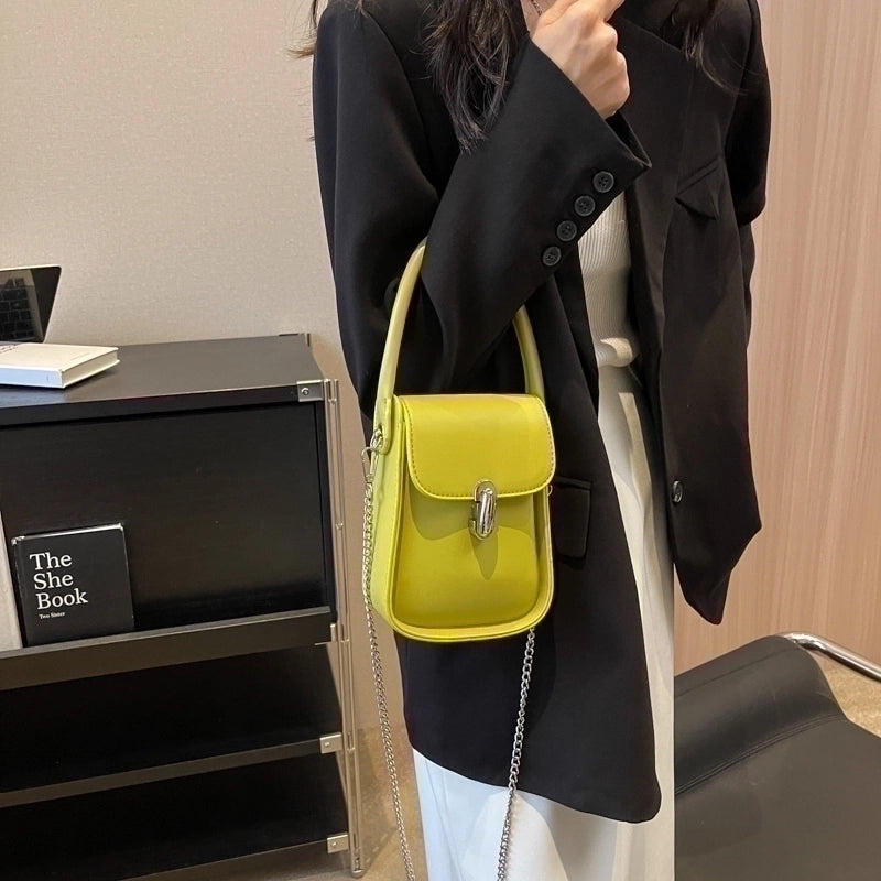 Women's Pu Leather Solid Color Streetwear Sewing Thread Chain Flip Cover Crossbody Bag