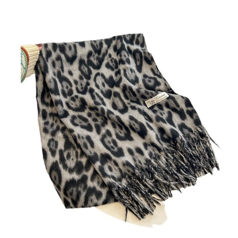 Women's Classic Style Leopard Imitation Cashmere Tassel Scarf