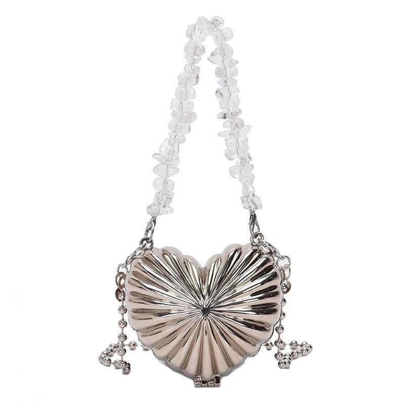 Women's Mini Metal Heart Shape Solid Color Streetwear Heart-shaped Magnetic Buckle Shoulder Bag Crossbody Bag Chain Bag