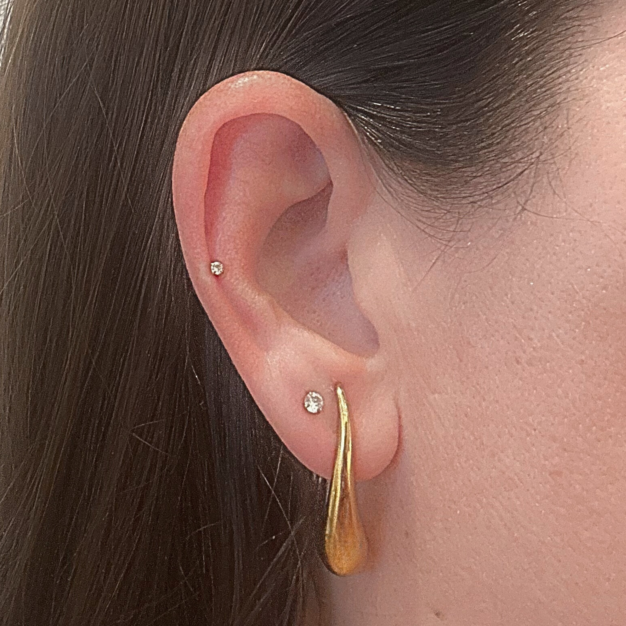 Thin tear drop studs - Gold
