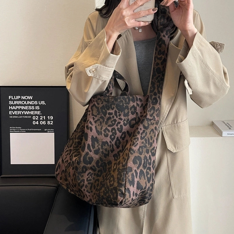 Women's Large Cloth Leopard Streetwear Zipper Tote Bag
