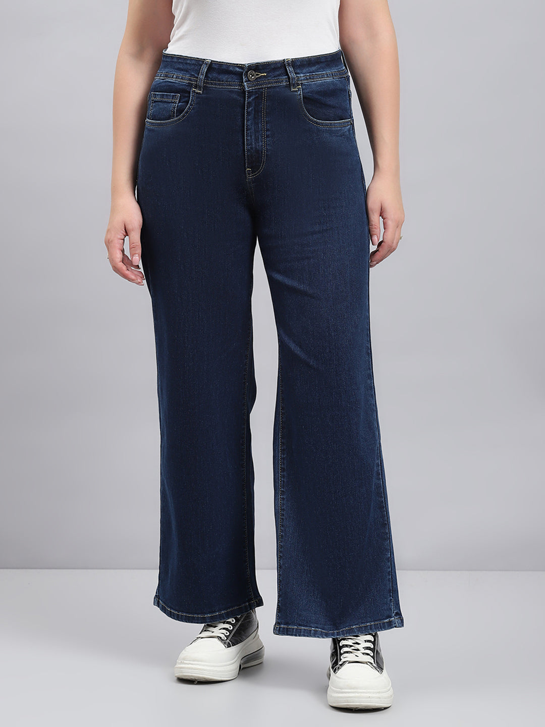 Women Blue Solid Regular Fit Denims