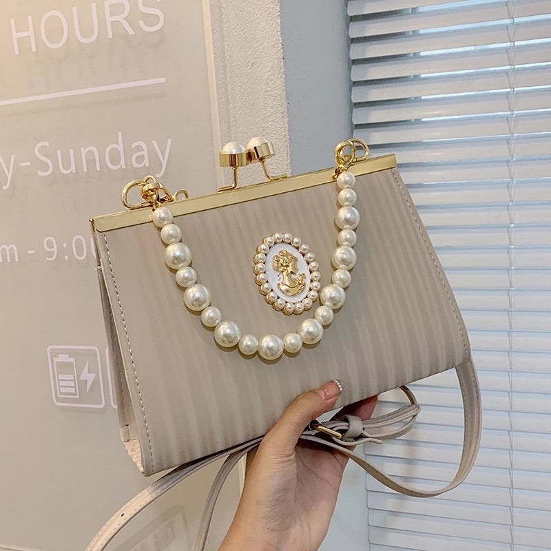 Women's Medium Pu Leather Solid Color Elegant Classic Style Sewing Thread Shell Buckle Shoulder Bag Crossbody Bag Dome Bag