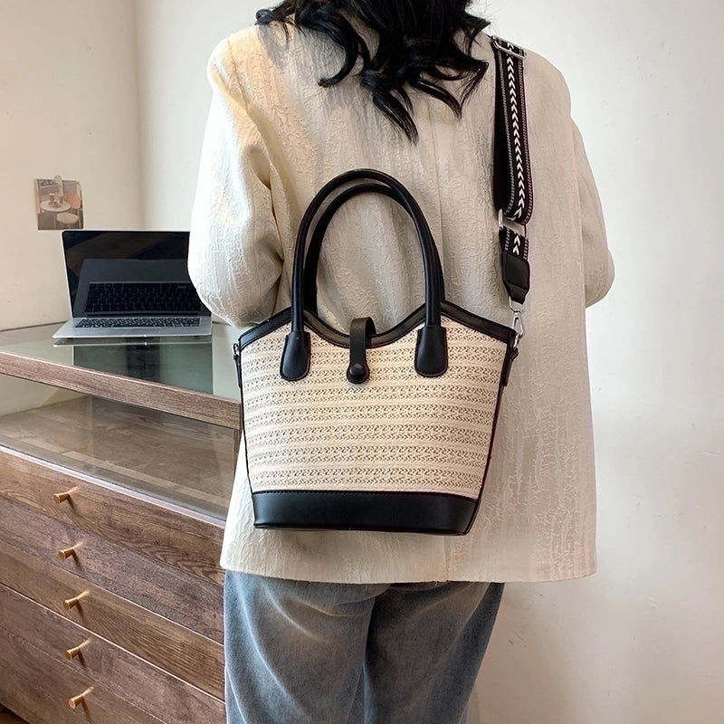 Women's Medium Straw Solid Color Vacation Classic Style Weave Zipper Tote Bag