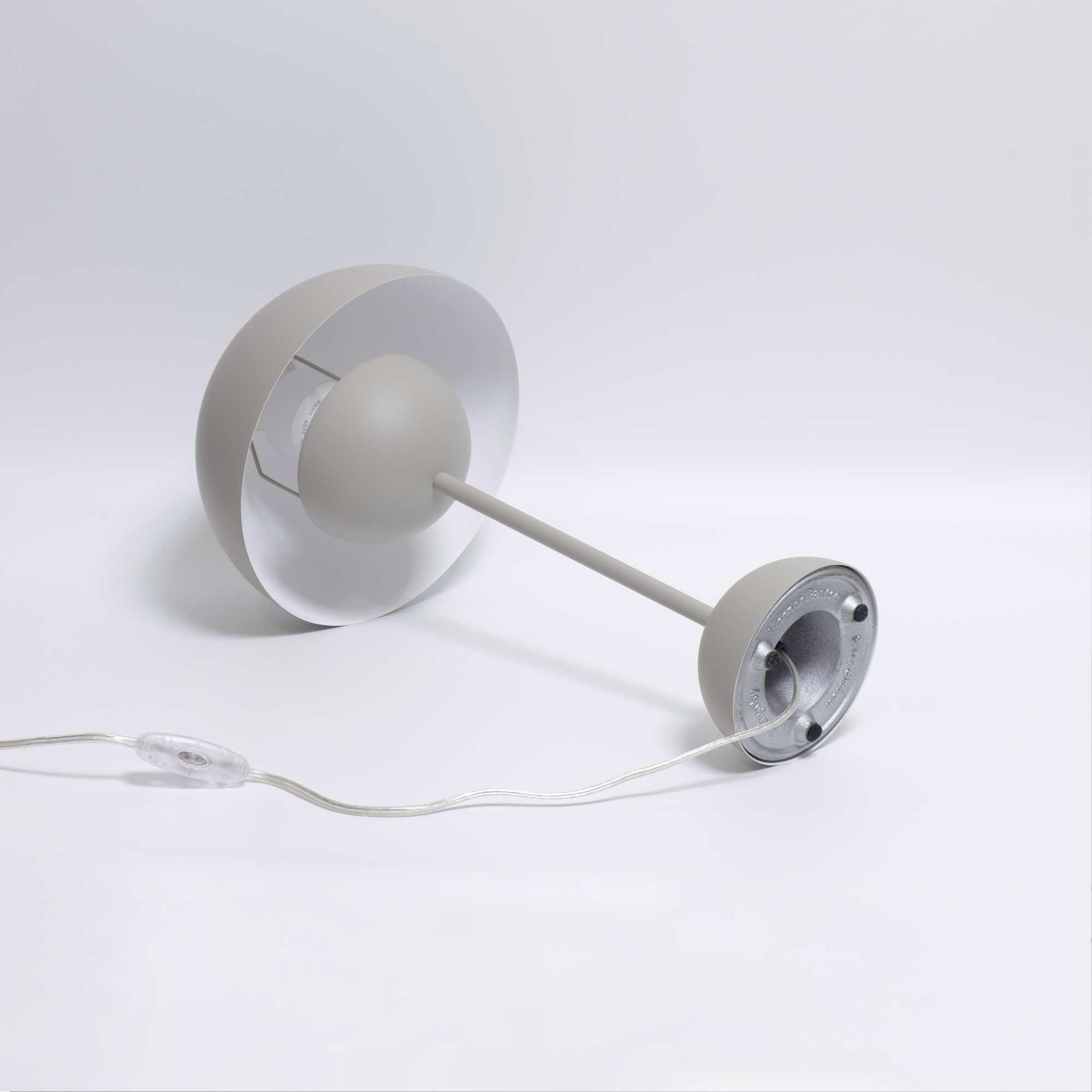 refurbished | Tradition VP3 Flowerpot table lamp. Matt Light Grey