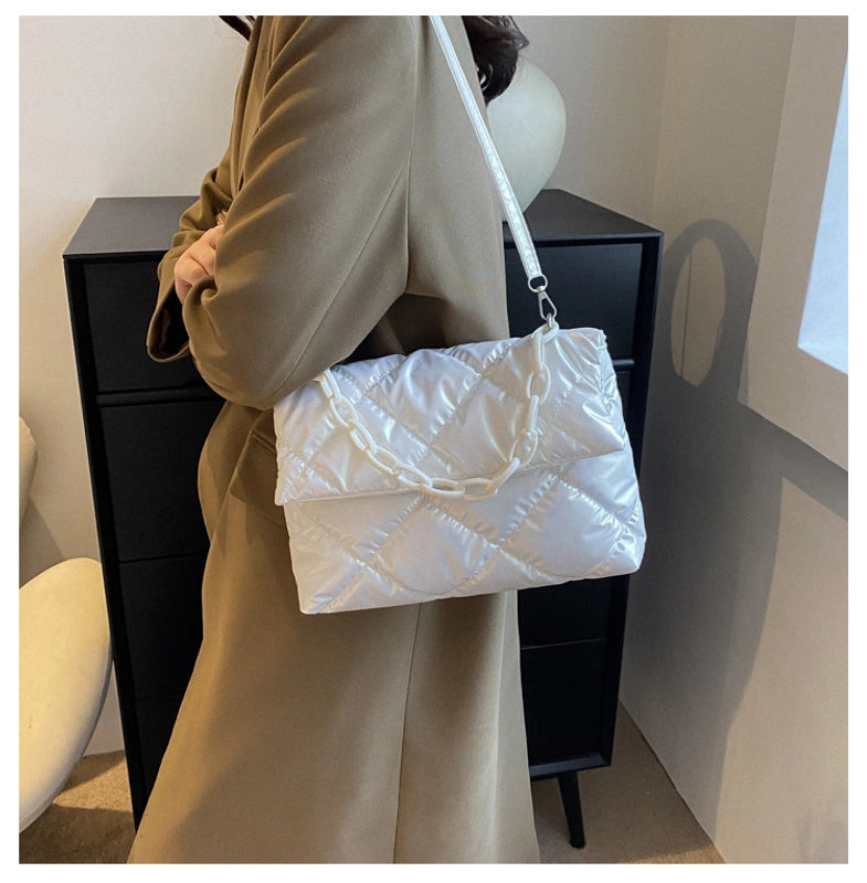 Women's Medium Special Solid Color Lingge Streetwear Magnetic Buckle Crossbody Bag