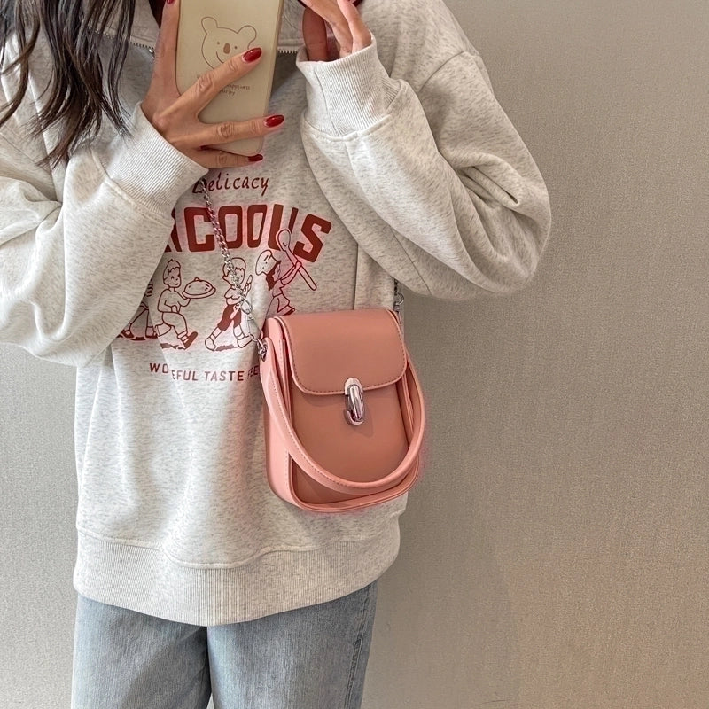 Women's Pu Leather Solid Color Streetwear Sewing Thread Chain Flip Cover Crossbody Bag