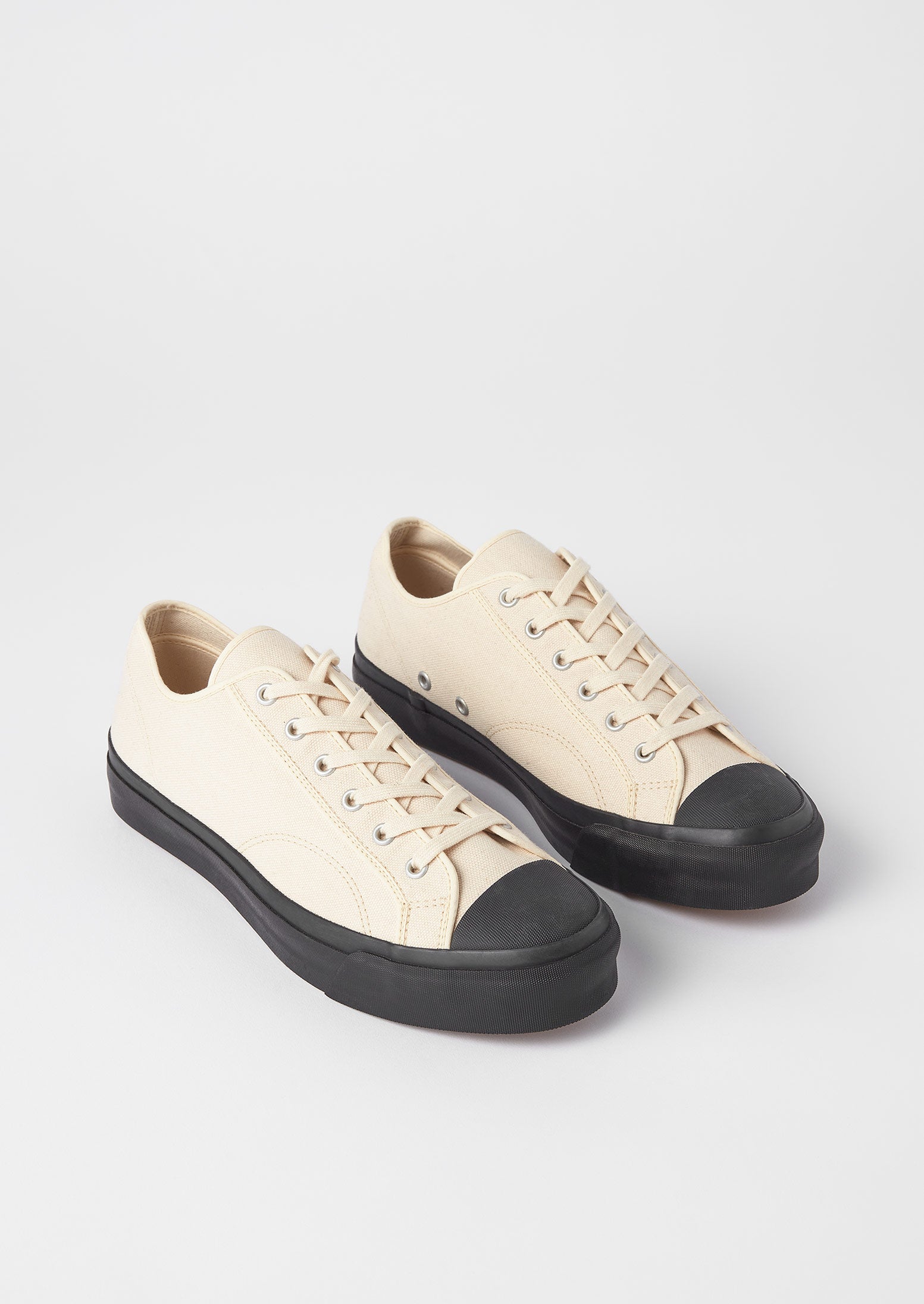 Moonstar Low Canvas Trainers | Natural/Black