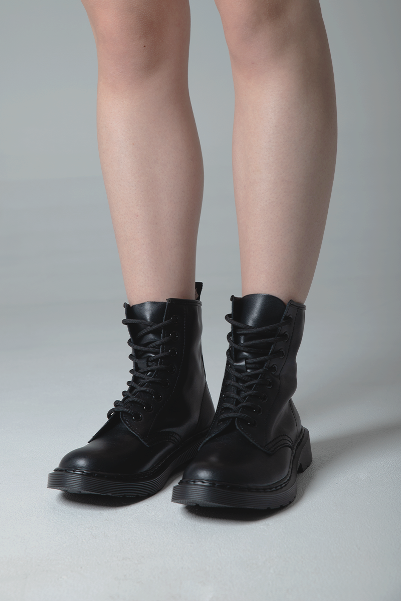 Total Black Combats