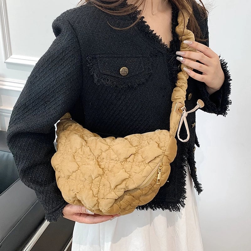 Women's Autumn&winter Polyester Solid Color Maximalism Classic Style Streetwear Knot Sewing Thread Dumpling Shape Zipper Underarm Bag