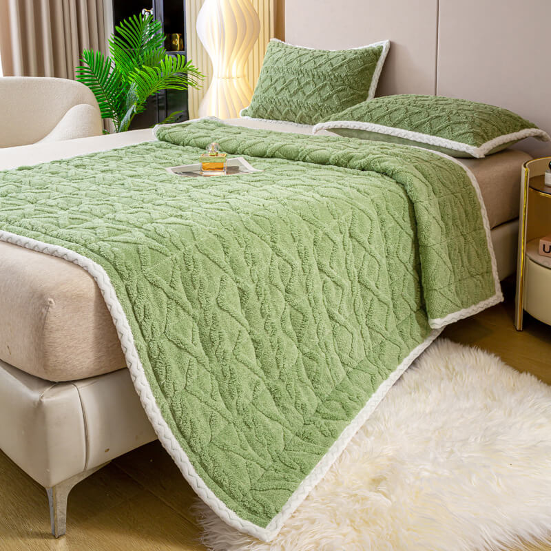 Ultra-Plush Thickened Flannel Quilted Mattress Cover