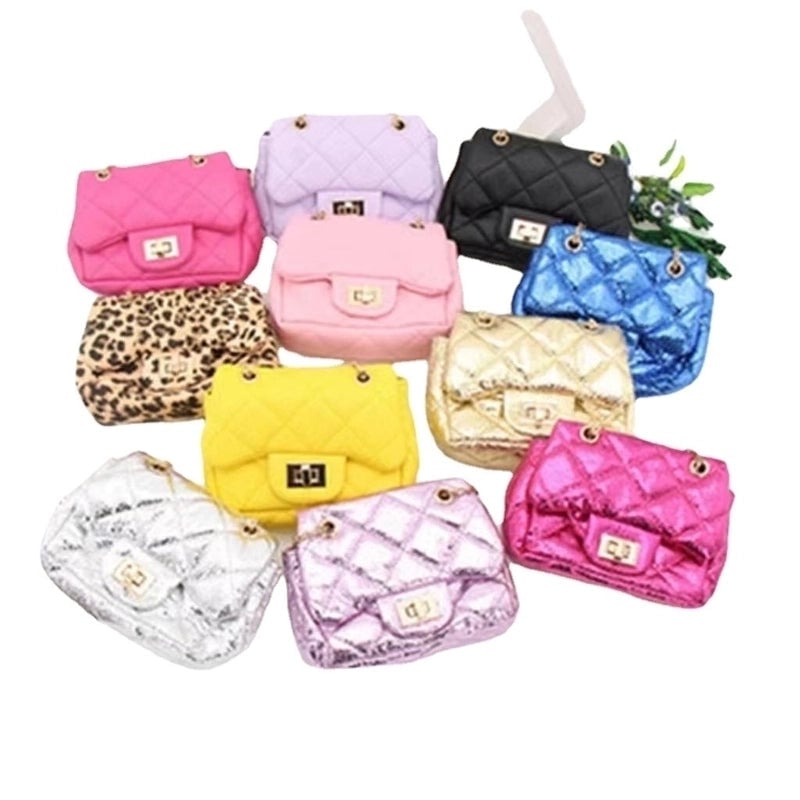 Women's Small Pu Leather Solid Color Streetwear Square Lock Clasp Crossbody Bag