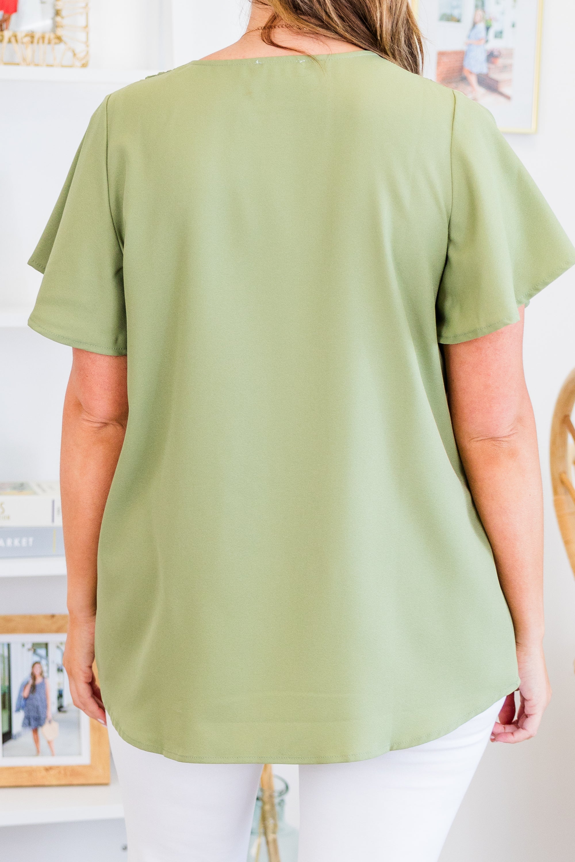 Break Room Chat Top. Olive