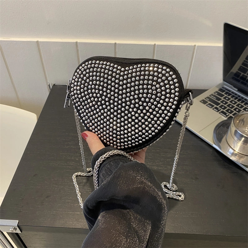 Women's All Seasons Pu Leather Solid Color Vintage Style Classic Style Heart-shaped Zipper Shoulder Bag