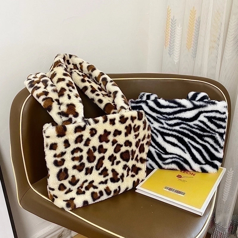 Women's Medium Cotton Plush Cartoon Heart Shape Leopard Cute Square String Shoulder Bag