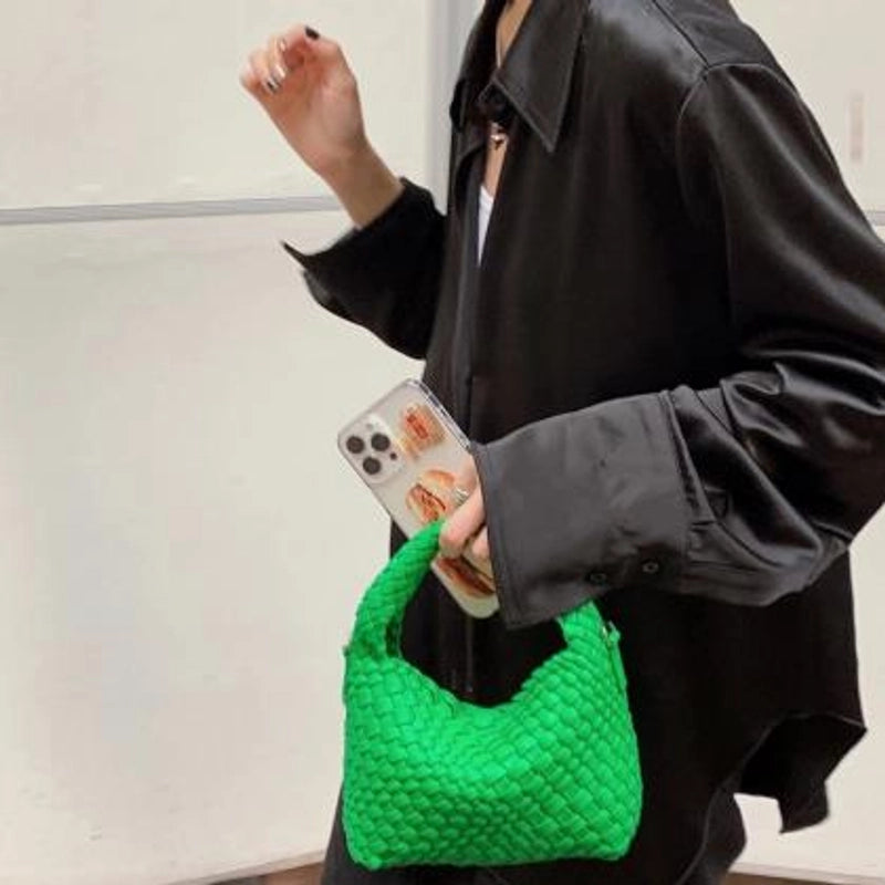 Women's Pu Leather Solid Color Classic Style Weave Dumpling Shape Magnetic Buckle Handbag