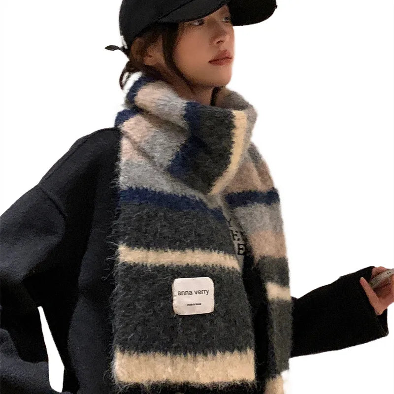 Women's Casual Princess Minimalist Stripe Polyester Scarf