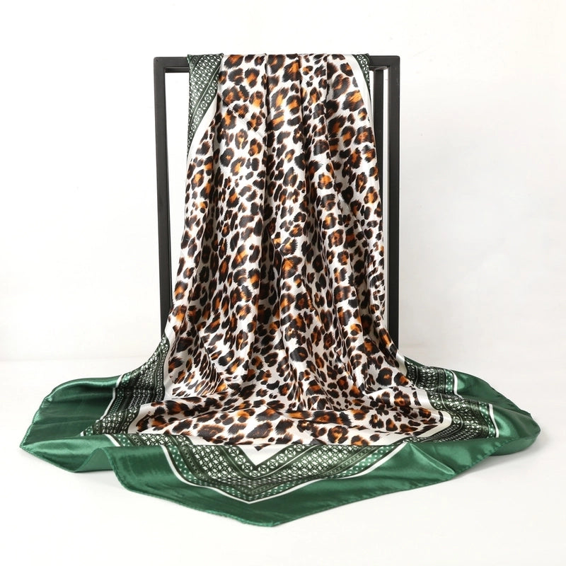 Unisex Casual Leopard Satin Printing And Dyeing Printing Dyeing Silk Scarf Kerchief Bandanas