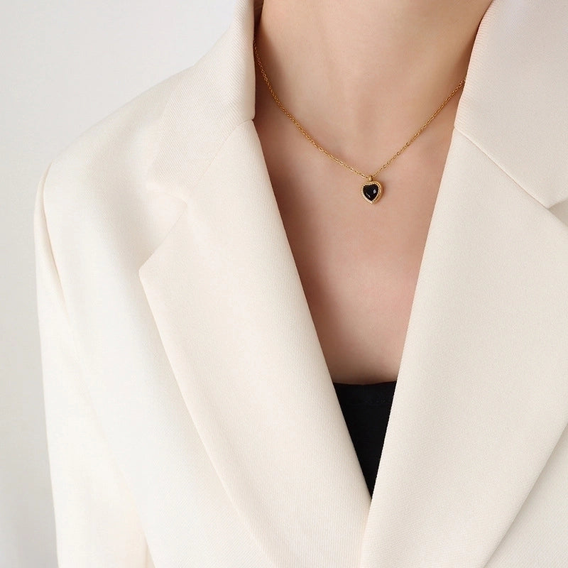 Retro Heart Shape 304 Stainless Steel Zircon 18K Gold Plated Pendant Necklace