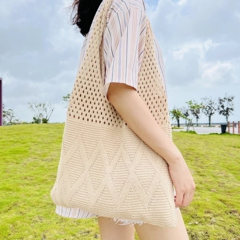 Women's Medium Polyester Solid Color Basic Square Open Shoulder Bag